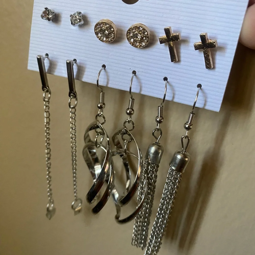 NEW fashion earrings set